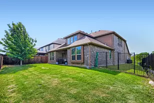 2401 Muirfield Dr, Little Elm, TX 75036 - Photo 27