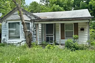 421 Ross Street E, Sulphur Springs, TX 75482 - Photo 1