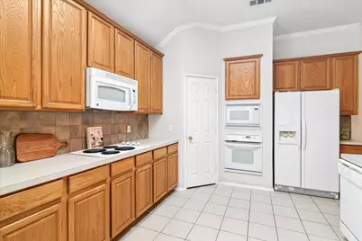 3711 Palmetto Court, Denton, TX 76210 - Photo 11