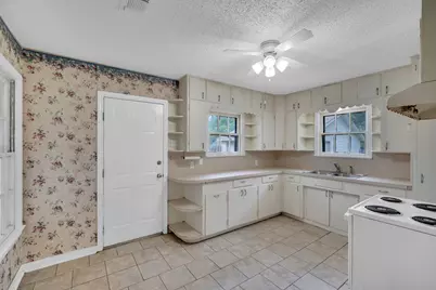 506 E Waco Street, Ennis, TX 75119 - Photo 11