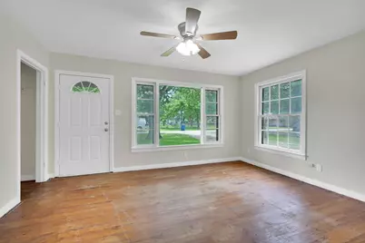506 E Waco Street, Ennis, TX 75119 - Photo 9