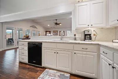 1711 Queensborough Drive, Arlington, TX 76015 - Photo 13
