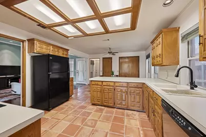 711 Sundance Trail, Irving, TX 75063 - Photo 19
