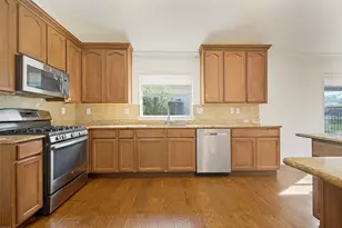11009 Southerland Dr, Denton, TX 76207 - Photo 9