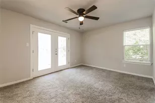 916 N Throckmorton St, Sherman, TX 75090 - Photo 9