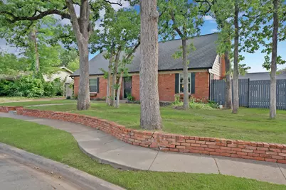 1710 Hilltop Lane, Pantego, TX 76013 - Photo 7