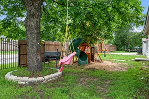 2221 S Park Ave, Waco, TX 76706 - Photo 25