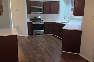 749 Rockett Ln, Cedar Hill, TX 75104 - Photo 5