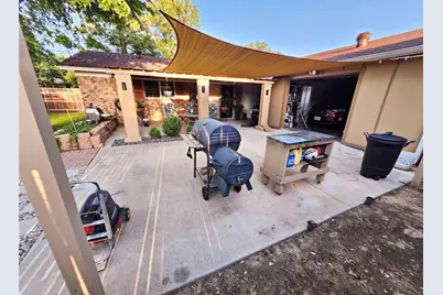 2017 Meadow Glen, Irving, TX 75060 - Photo 17