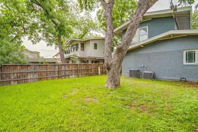 2208 Mistletoe Avenue, Fort Worth, TX 76110 - Photo 31