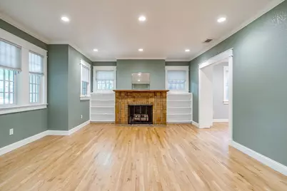 2208 Mistletoe Avenue, Fort Worth, TX 76110 - Photo 9