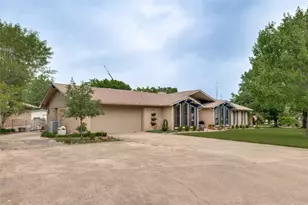 1904 Tulane Ave, Gainesville, TX 76240 - Photo 3