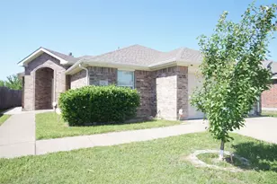 926 Timber Oaks Ln, Arlington, TX 76010 - Photo 1