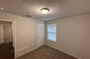 221 Arnold St, Crowley, TX 76036 - Photo 9