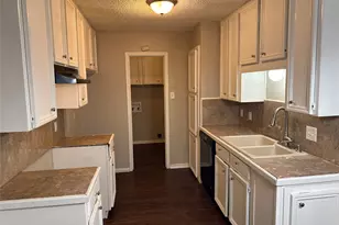 221 Arnold St, Crowley, TX 76036 - Photo 5