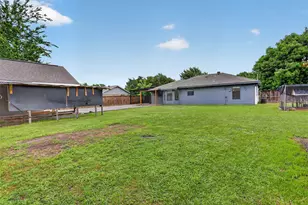516 Post Oak Ln, Burleson, TX 76028 - Photo 3