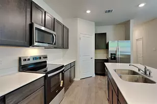422 Tall Cedar Wy, Princeton, TX 75407 - Photo 3