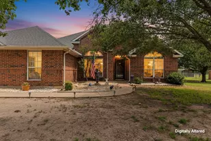 333 Country Manor Ln, Royse City, TX 75189 - Photo 1