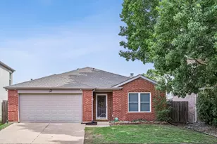 840 Lariat Dr, Saginaw, TX 76131 - Photo 1