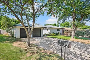 652 Oak Dr, Hurst, TX 76053 - Photo 11