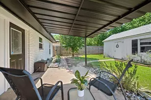 652 Oak Dr, Hurst, TX 76053 - Photo 9