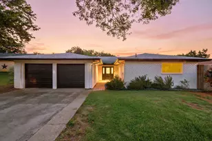 652 Oak Dr, Hurst, TX 76053 - Photo 1