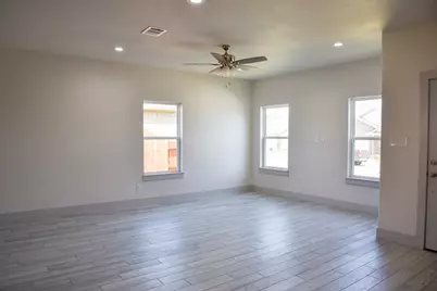 912 Avagail Avenue, Springtown, TX 76082 - Photo 3