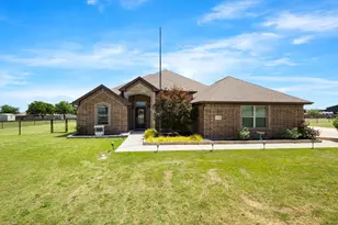 118 High Ridge Ct, Decatur, TX 76234 - Photo 1