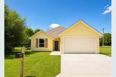 5402 Arrowhead Drive, Granbury, TX 76048 - Photo 1