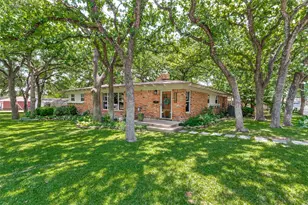 5254 Lambeth Ln, Fort Worth, TX 76112 - Photo 3