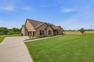 903 Perrin Ln, Van Alstyne, TX 75495 - Photo 3