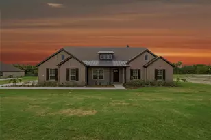 903 Perrin Ln, Van Alstyne, TX 75495 - Photo 1