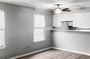 1114 Valley View Dr, Glenn Heights, TX 75154 - Photo 9