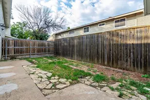 735 Valiant Cir, Garland, TX 75043 - Photo 19