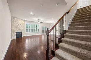 424 Hunt Dr, Lewisville, TX 75067 - Photo 3