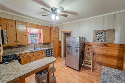 1404 W Walker Street, Breckenridge, TX 76424 - Photo 13