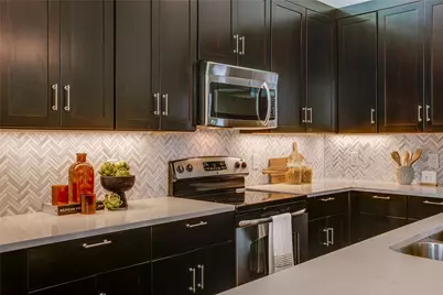 2100 N Fitzhugh Avenue #H, Dallas, TX 75204 - Photo 11