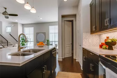 2100 N Fitzhugh Avenue #H, Dallas, TX 75204 - Photo 9