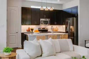 2100 N Fitzhugh Ave, Dallas, TX 75204 - Photo 5