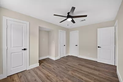 913 Russell Lane, Bedford, TX 76022 - Photo 19