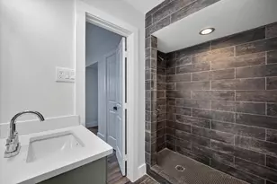 913 Russell Ln, Bedford, TX 76022 - Photo 17
