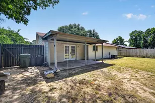 913 Russell Ln, Bedford, TX 76022 - Photo 25
