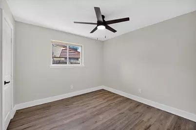 913 Russell Lane, Bedford, TX 76022 - Photo 15