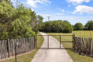 425 Indian Mountain Ct, Granbury, TX 76048 - Photo 29