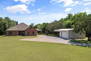 425 Indian Mountain Ct, Granbury, TX 76048 - Photo 1
