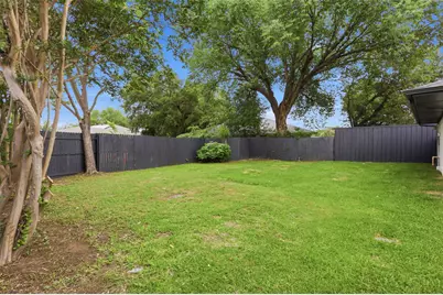105 Wellesley Drive, Irving, TX 75062 - Photo 39