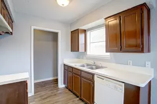 313 Queens Ct S, Mansfield, TX 76063 - Photo 7