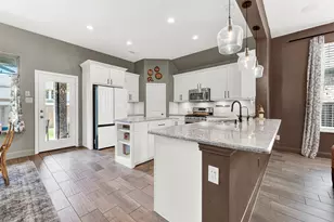 917 Llano Falls Dr, McKinney, TX 75071 - Photo 9