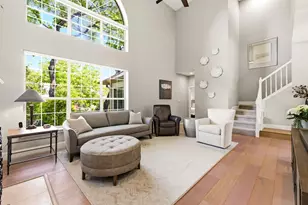 2962 Woodland Hills Dr, Grapevine, TX 76051 - Photo 5