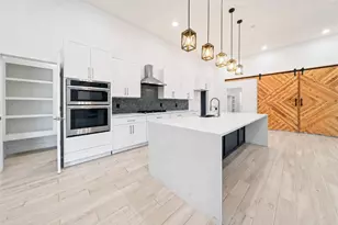 4013 Legend Trl, Granbury, TX 76049 - Photo 15